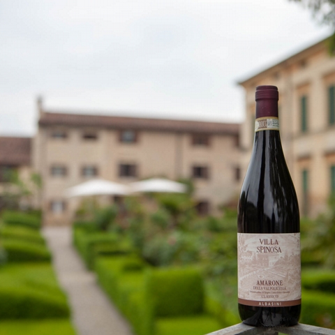 VILLA SPINOSA FESTEGGIA: TRE BICCHIERI PER L